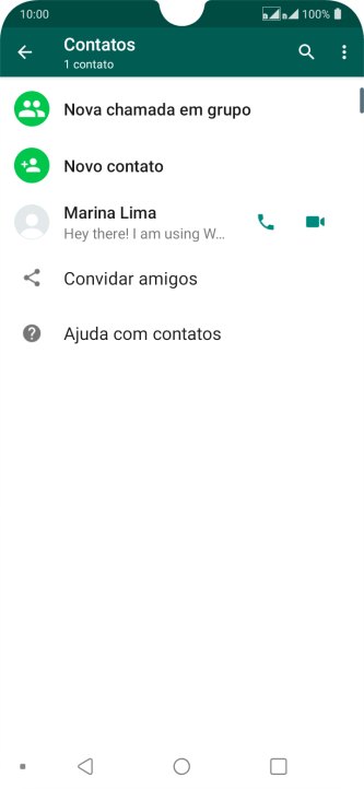 Pressione o ícone de busca, e digite as primeiras letras do nome do contato. Pressione o ícone de busca, e digite as primeiras letras do nome do contato.