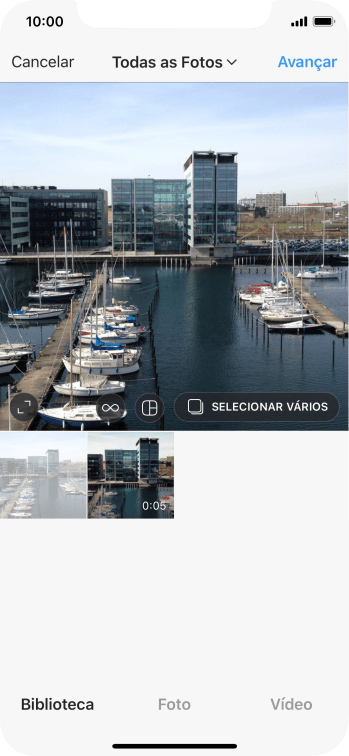Pressione Biblioteca, e navegue até a foto ou vídeo desejado. Pressione Biblioteca, e navegue até a foto ou vídeo desejado.