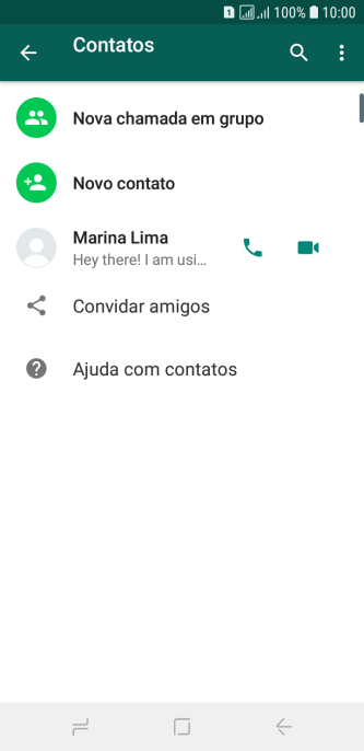 Pressione o ícone de busca, e digite as primeiras letras do nome do contato. Pressione o ícone de busca, e digite as primeiras letras do nome do contato.