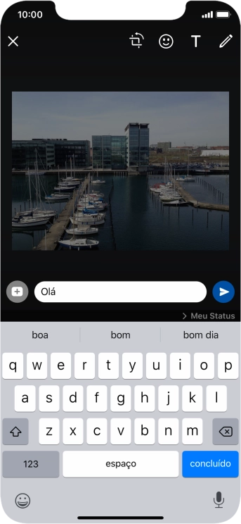 Escreva a atualização de status desejada, e pressione o ícone de enviar. Escreva a atualização de status desejada, e pressione o ícone de enviar.
