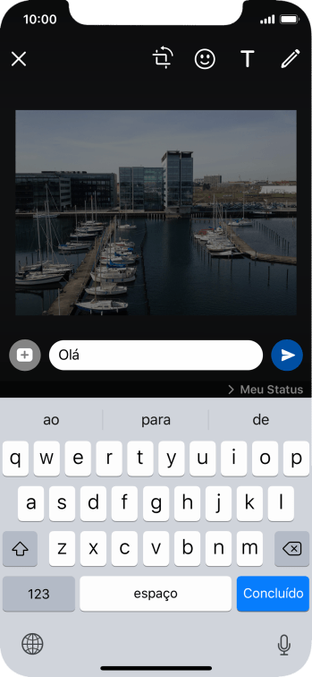 Escreva a atualização de status desejada, e pressione o ícone de enviar. Escreva a atualização de status desejada, e pressione o ícone de enviar.