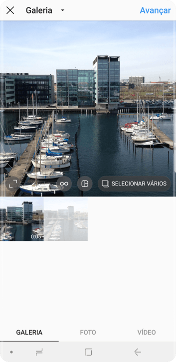Pressione GALERIA, e navegue até a foto ou vídeo desejado. Pressione GALERIA, e navegue até a foto ou vídeo desejado.