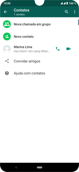 Pressione o ícone de busca, e digite as primeiras letras do nome do contato. Pressione o ícone de busca, e digite as primeiras letras do nome do contato.