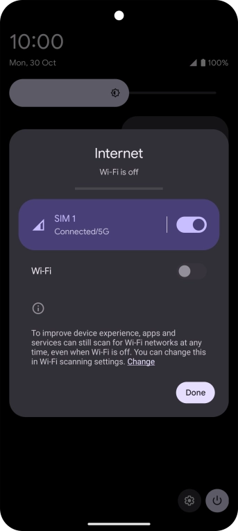 Press the mobile data icon to turn the function on or off. Press the mobile data icon to turn the function on or off.
