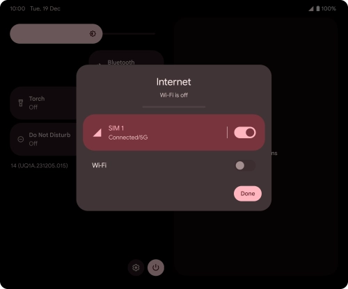 Press the mobile data icon to turn the function on or off. Press the mobile data icon to turn the function on or off.