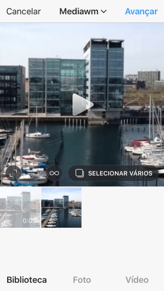 Pressione Biblioteca, e navegue até a foto ou vídeo desejado. Pressione Biblioteca, e navegue até a foto ou vídeo desejado.