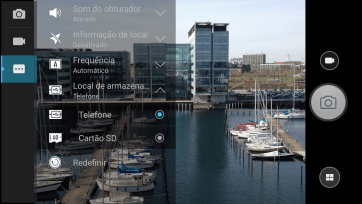 Pressione Telefone para salvar os vídeos na memória do celular. Pressione Telefone para salvar os vídeos na memória do celular.