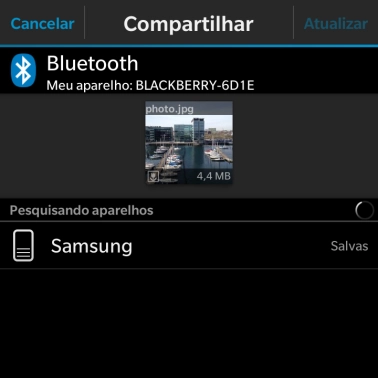 Pressione o dispositivo Bluetooth desejado, e aguarde um instante enquanto o arquivo é transferido. Pressione o dispositivo Bluetooth desejado, e aguarde um instante enquanto o arquivo é transferido.