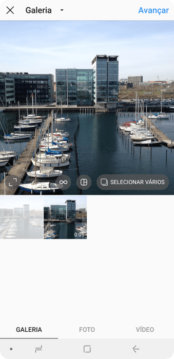 Pressione GALERIA, e navegue até a foto ou vídeo desejado. Pressione GALERIA, e navegue até a foto ou vídeo desejado.