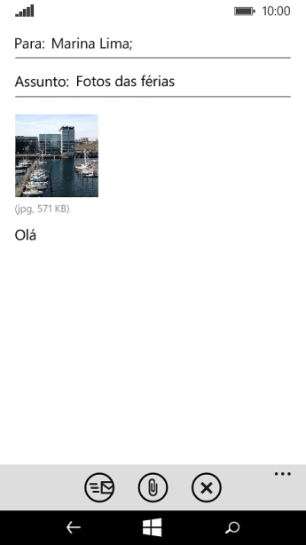 Pressione o ícone de enviar, quando você terminar de escrever seu e-mail. Pressione o ícone de enviar, quando você terminar de escrever seu e-mail.
