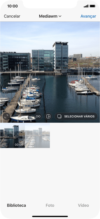 Pressione Biblioteca, e navegue até a foto ou vídeo desejado. Pressione Biblioteca, e navegue até a foto ou vídeo desejado.