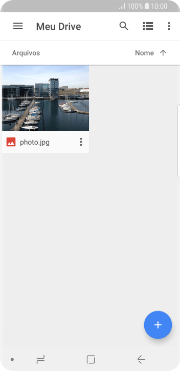 Deslize para a direita a partir do lado esquerdo da tela, e navegue até a pasta desejada. Deslize para a direita a partir do lado esquerdo da tela, e navegue até a pasta desejada.