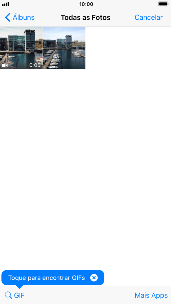 Navegue até a pasta desejada e pressione a foto ou vídeo desejado. Navegue até a pasta desejada e pressione a foto ou vídeo desejado.