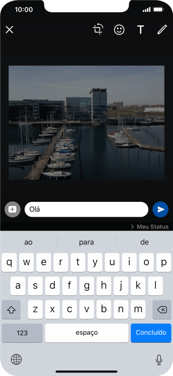 Escreva a atualização de status desejada, e pressione o ícone de enviar. Escreva a atualização de status desejada, e pressione o ícone de enviar.