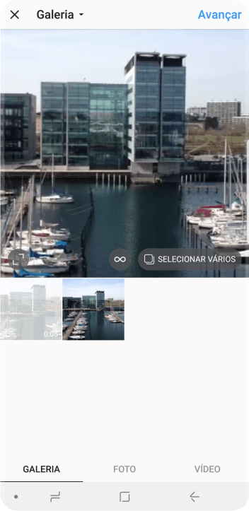 Pressione GALERIA, e navegue até a foto ou vídeo desejado. Pressione GALERIA, e navegue até a foto ou vídeo desejado.