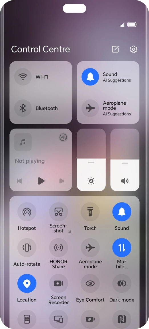 Press the mobile data icon to turn the function on or off. Press the mobile data icon to turn the function on or off.