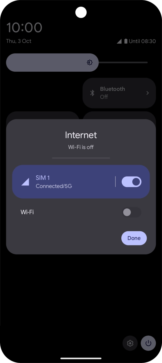 Press the indicator next to the mobile data icon to turn the function on or off. Press the indicator next to the mobile data icon to turn the function on or off.
