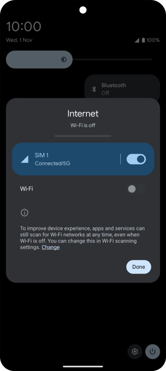 Press the mobile data icon to turn the function on or off. Press the mobile data icon to turn the function on or off.