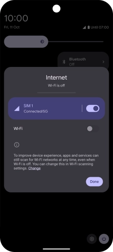 Press the indicator next to the mobile data icon to turn the function on or off. Press the indicator next to the mobile data icon to turn the function on or off.