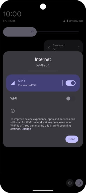 Press the indicator next to the mobile data icon to turn the function on or off. Press the indicator next to the mobile data icon to turn the function on or off.