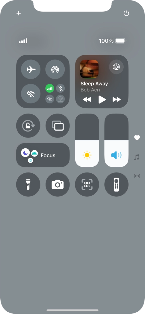 Press the flight mode icon to turn the function on or off. Press the flight mode icon to turn the function on or off.