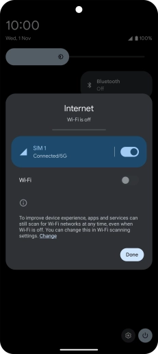 Press the mobile data icon to turn the function on or off. Press the mobile data icon to turn the function on or off.