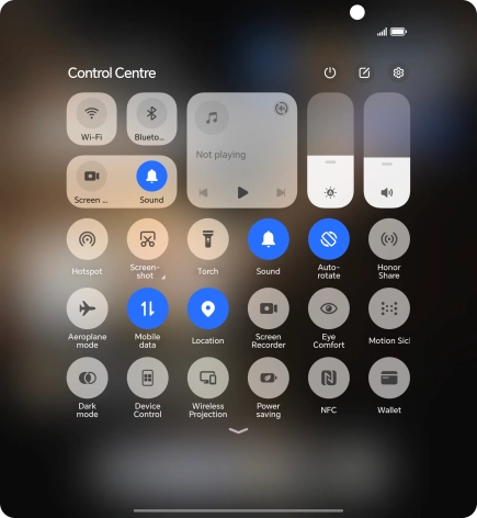 Press the mobile data icon to turn the function on or off. Press the mobile data icon to turn the function on or off.