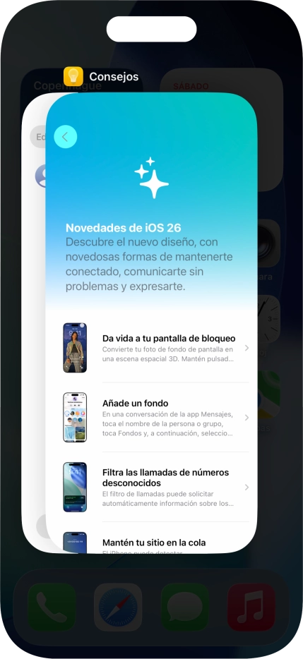 Arrastra hacia arriba la aplicación deseada para cerrarla. Arrastra hacia arriba la aplicación deseada para cerrarla.