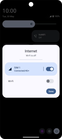 Press the indicator next to the mobile data icon to turn the function on or off. Press the indicator next to the mobile data icon to turn the function on or off.