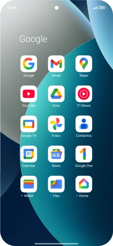 Abre YouTube y desplázate al vídeo deseado. Abre YouTube y desplázate al vídeo deseado.