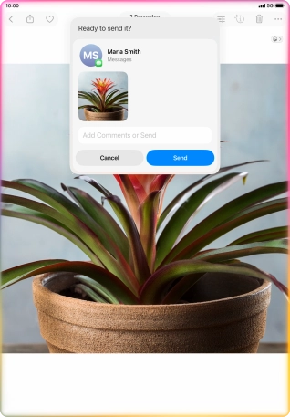 Ask Siri to share the screen content with your contacts. Ask Siri to share the screen content with your contacts.