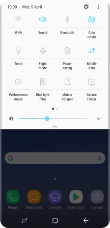 Press the flight mode icon to turn the function on or off. Press the flight mode icon to turn the function on or off.