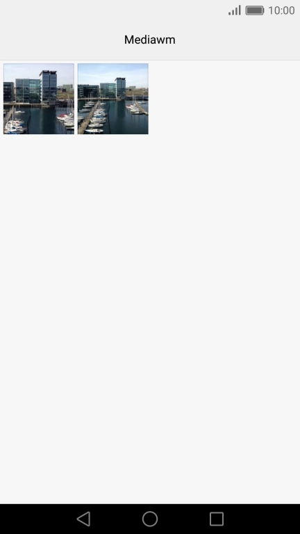 Press the required picture or video clip. Press the required picture or video clip.