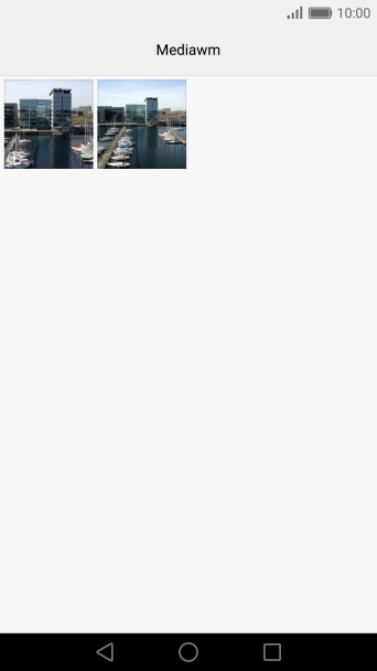 Press the required picture or video clip. Press the required picture or video clip.