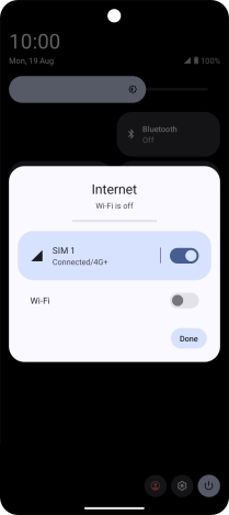 Press the mobile data indicator to turn the function on or off. Press the mobile data indicator to turn the function on or off.