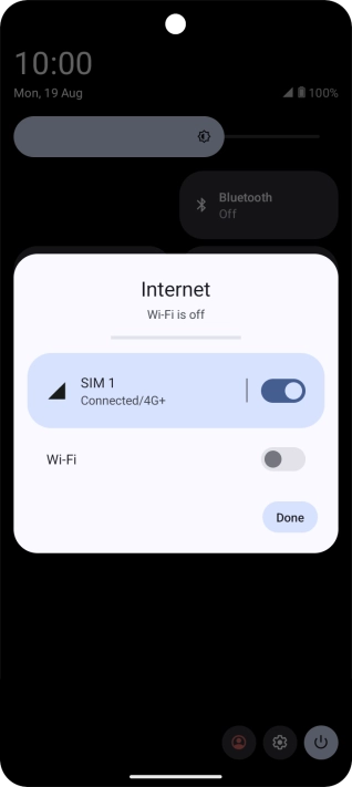 Press the mobile data indicator to turn the function on or off. Press the mobile data indicator to turn the function on or off.