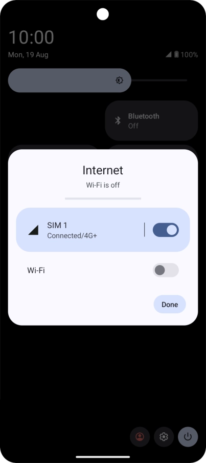 Press the mobile data indicator to turn the function on or off. Press the mobile data indicator to turn the function on or off.