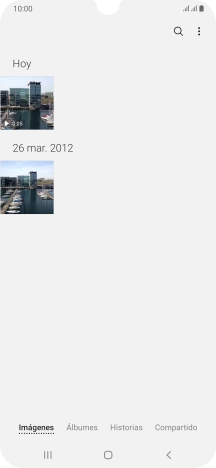 Pulsa Álbumes y desplázate a la carpeta deseada. Pulsa Álbumes y desplázate a la carpeta deseada.