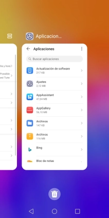 Para cerrar una sola aplicación en ejecución, desliza el dedo hacia arriba sobre la aplicación deseada. Para cerrar una sola aplicación en ejecución, desliza el dedo hacia arriba sobre la aplicación deseada.