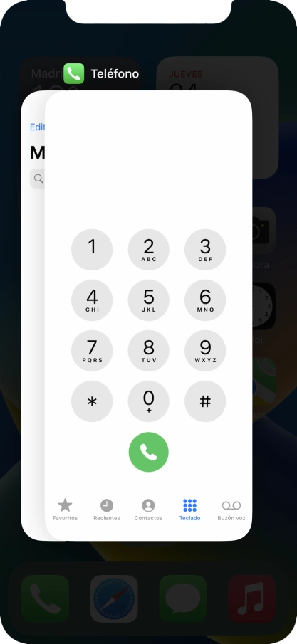 Arrastra hacia arriba la aplicación deseada para cerrarla. Arrastra hacia arriba la aplicación deseada para cerrarla.