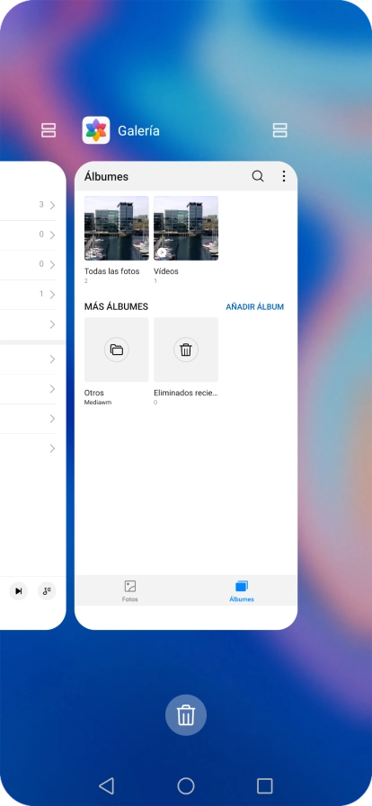 Para cerrar una sola aplicación en ejecución, desliza el dedo hacia arriba sobre la aplicación deseada. Para cerrar una sola aplicación en ejecución, desliza el dedo hacia arriba sobre la aplicación deseada.