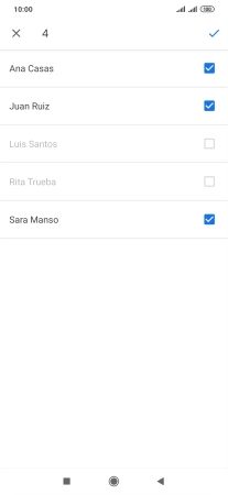 Pulsa en el campo junto a los contactos deseados para seleccionarlos. Pulsa en el campo junto a los contactos deseados para seleccionarlos.