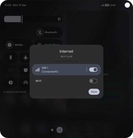 Press the indicator next to the mobile data icon to turn the function on or off. Press the indicator next to the mobile data icon to turn the function on or off.