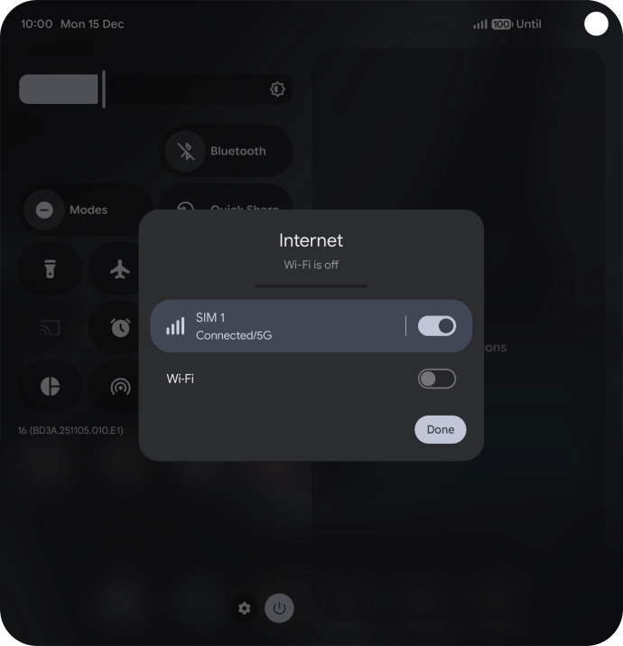 Press the indicator next to the mobile data icon to turn the function on or off. Press the indicator next to the mobile data icon to turn the function on or off.
