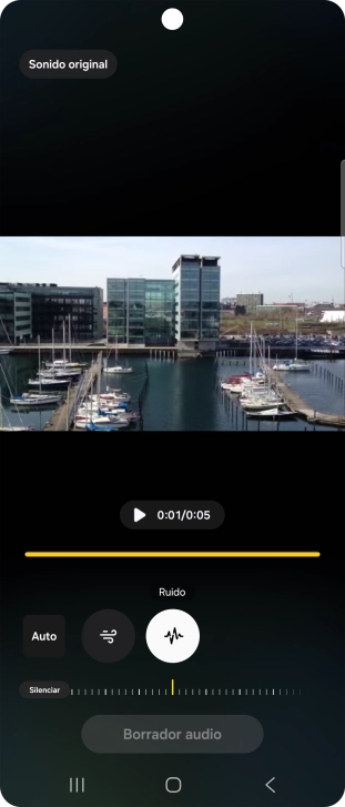 Desliza el dedo hacia la derecha o hacia la izquierda sobre el indicador para regular el volumen del tipo de sonido deseado. Desliza el dedo hacia la derecha o hacia la izquierda sobre el indicador para regular el volumen del tipo de sonido deseado.