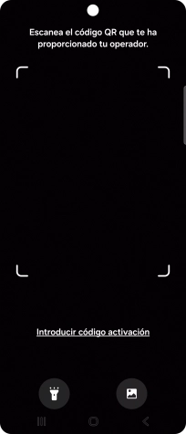 Coloca el código QR dentro del marco de la cámara del teléfono para escanearlo. Coloca el código QR dentro del marco de la cámara del teléfono para escanearlo.