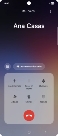 Para utilizar Galaxy AI para la traducción de una conversación durante una llamada, pulsa Asistente de llamadas. Para utilizar Galaxy AI para la traducción de una conversación durante una llamada, pulsa Asistente de llamadas.