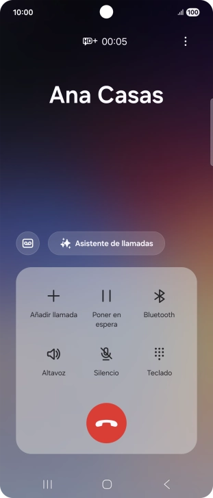 Para utilizar Galaxy AI para la traducción de una conversación durante una llamada, pulsa Asistente de llamadas. Para utilizar Galaxy AI para la traducción de una conversación durante una llamada, pulsa Asistente de llamadas.