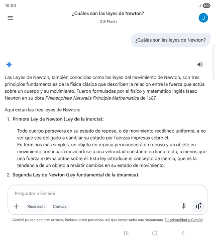 La transcripción de la conversación con Gemini Live aparece ahora en la pantalla. La transcripción de la conversación con Gemini Live aparece ahora en la pantalla.