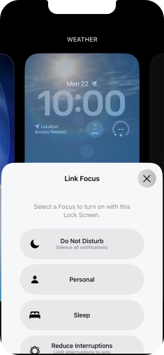 Press the required focus mode.